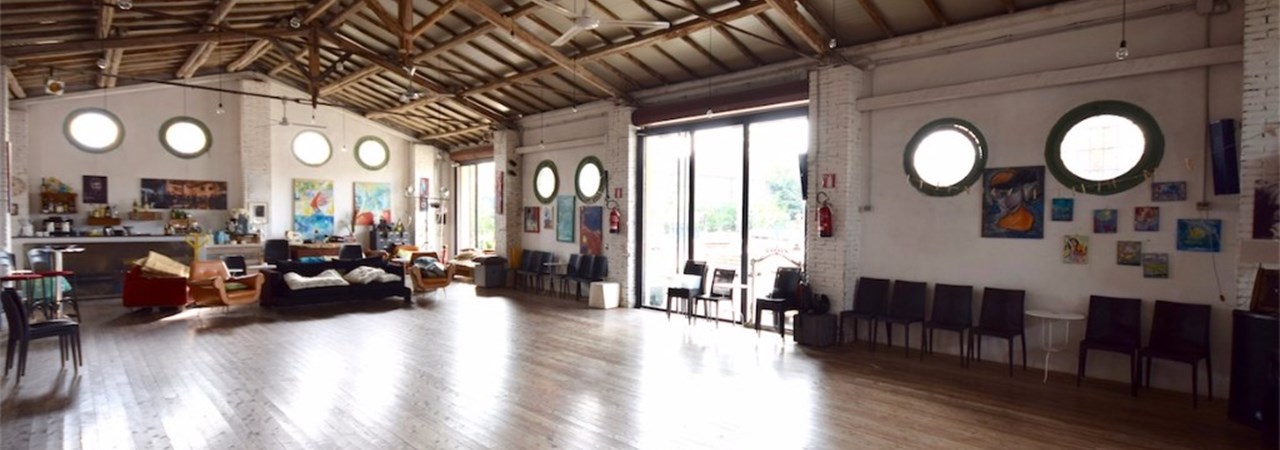 Loft in stile industriale a roma location per cinema/fiction ... Arredamento stile industriale roma